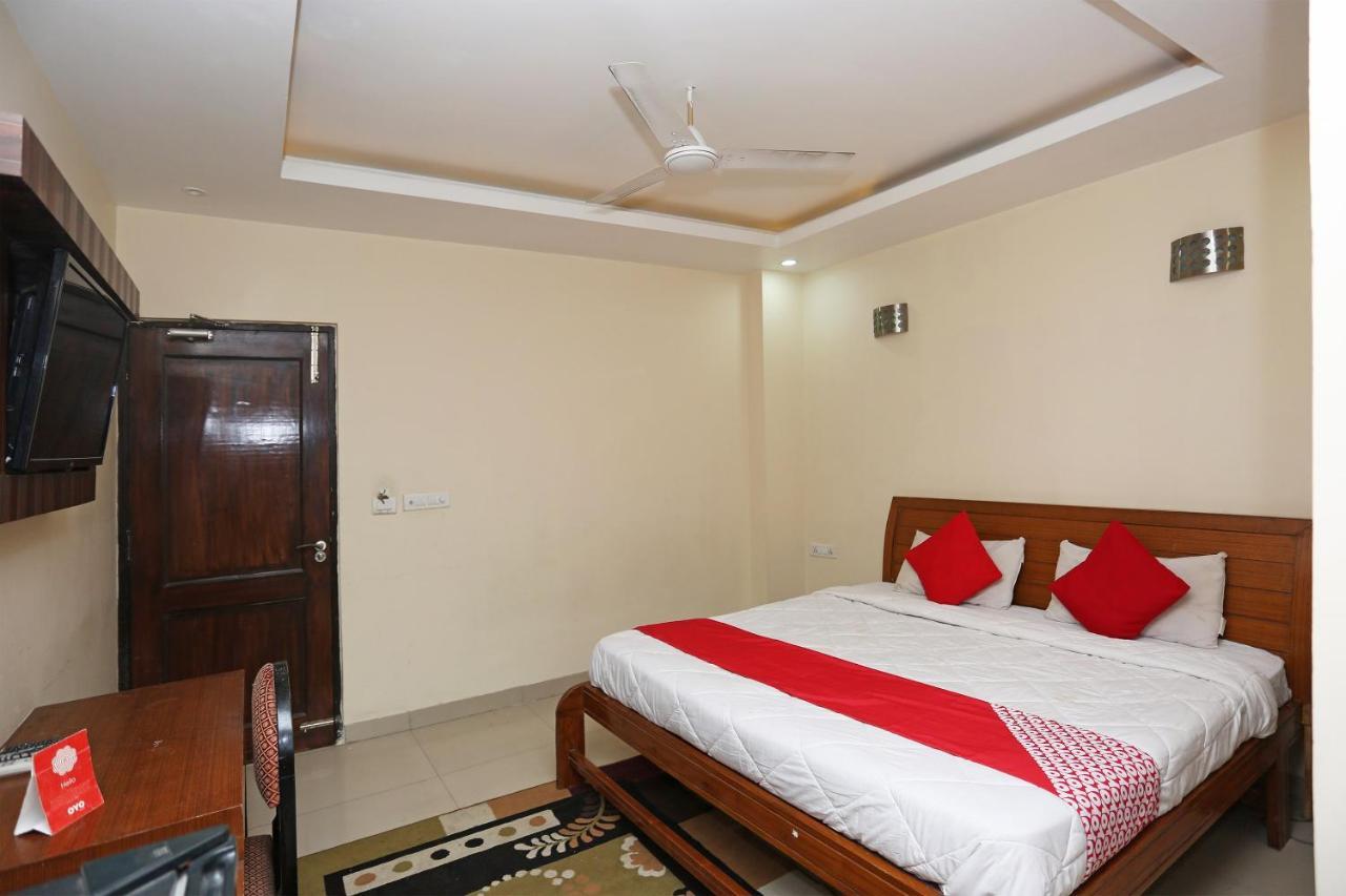 Collection O 4129 Silver7 Hotel 3*