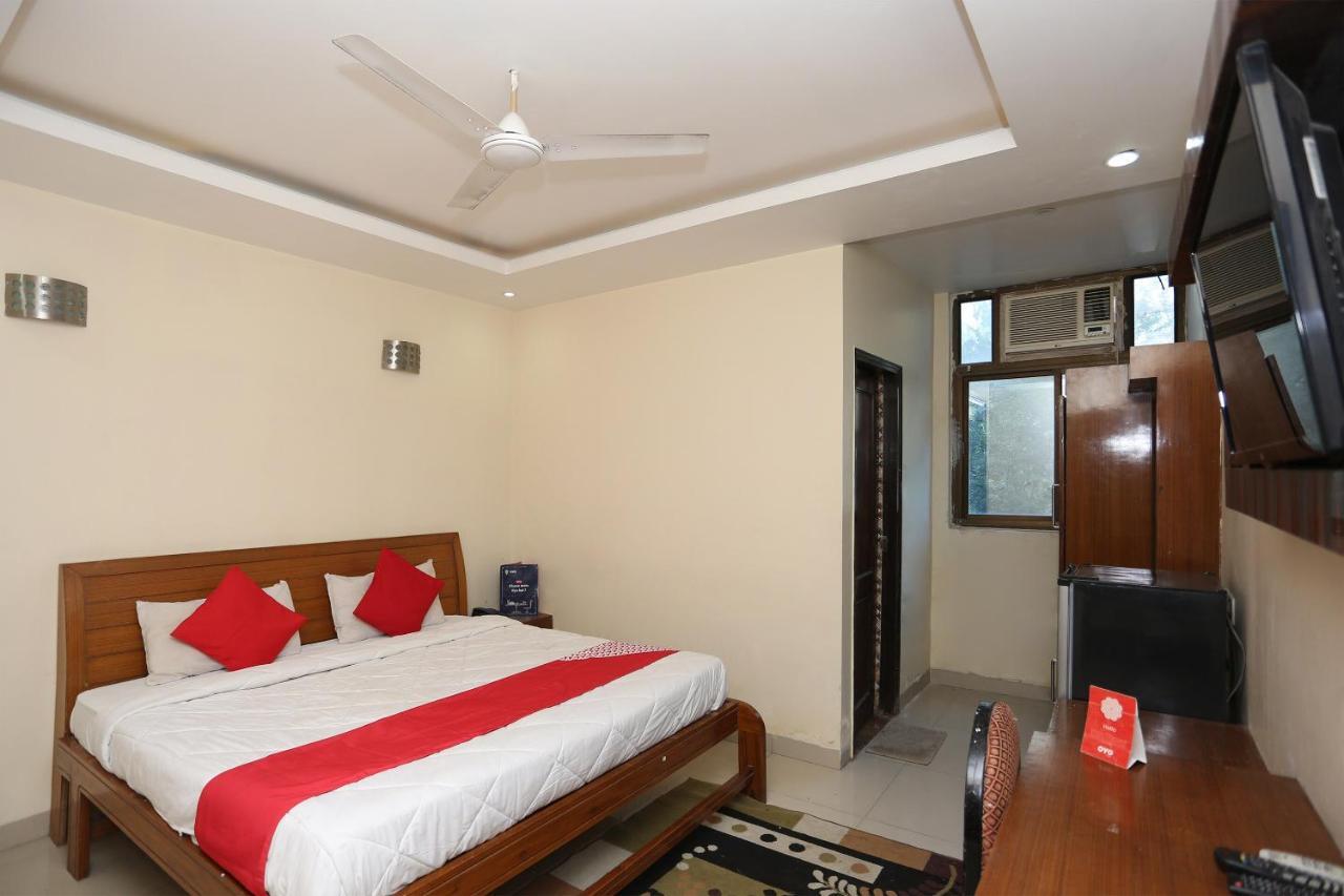 Hotel Collection O 4129 Silver7 Lucknow