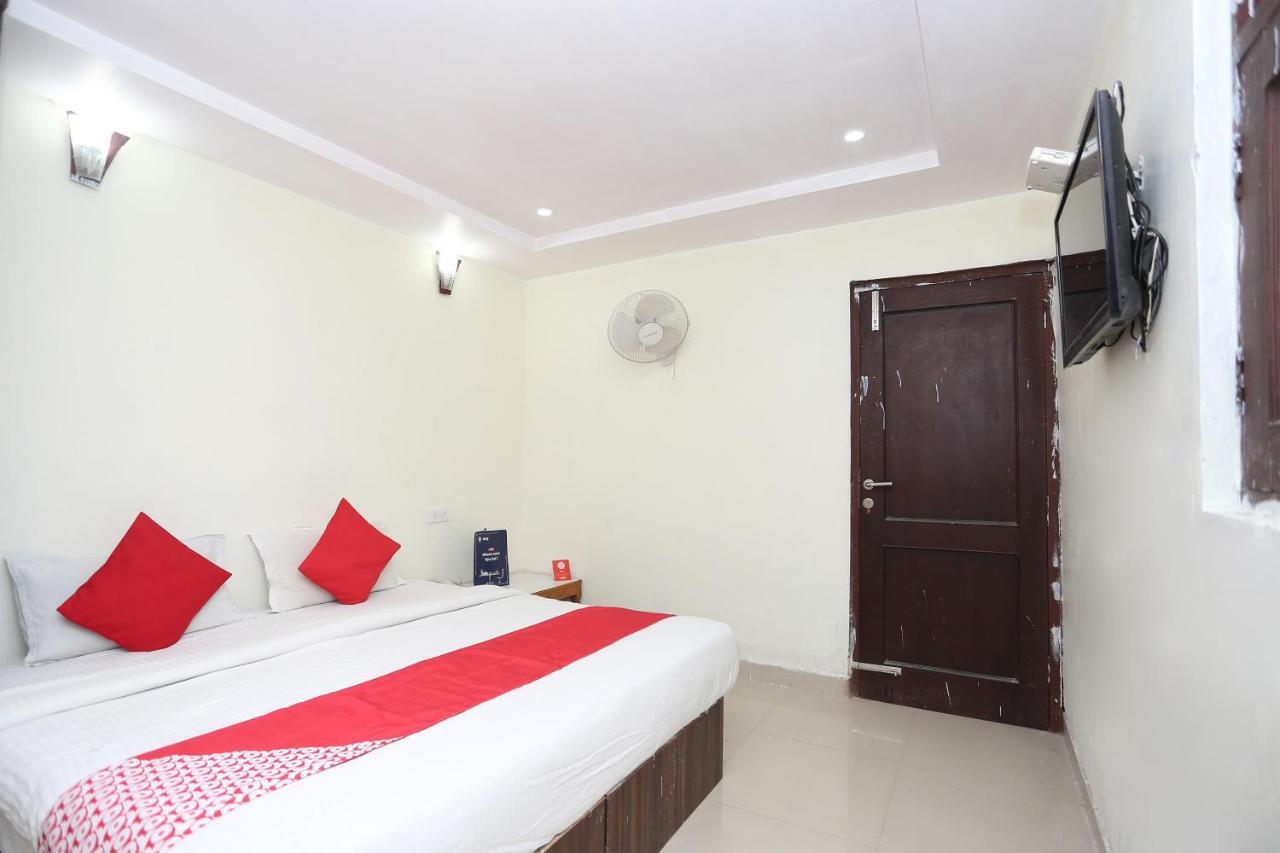 Hotel Collection O 4129 Silver7 Lucknow
