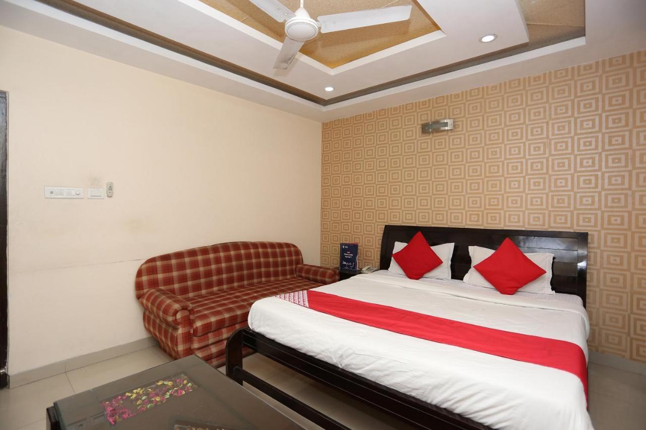 Collection O 4129 Silver7 Hotel